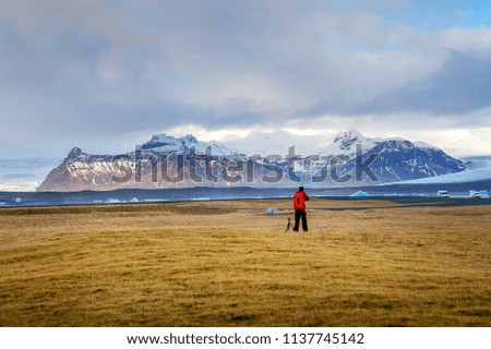 Photographer take a photo in Iceland.