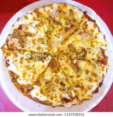 mashroom cheese pizza