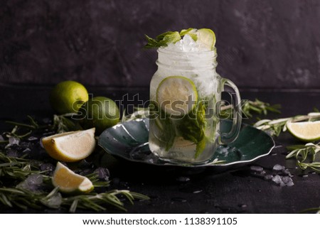 cold mint cocktail with lime 