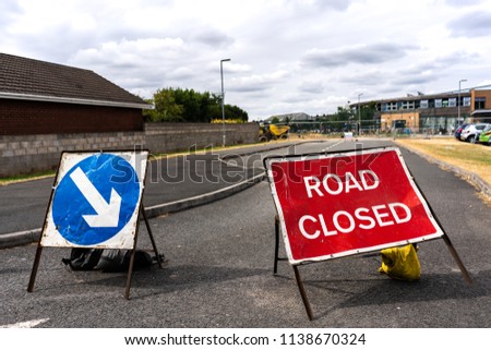 Road ahead closed sign road safety construction site signage for pedestrians