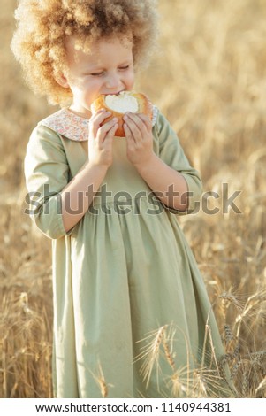 Children with bread

