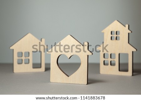 Search and selection of homes for purchase or rent. Many house models and one with heart