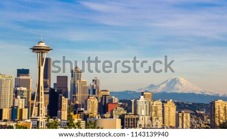 Mount rainier giving the backdrop to Seattle skyline