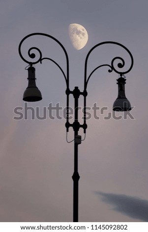 The moon in the lamps