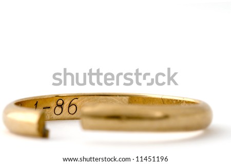 Cut wedding ring - clipping path included - small DOF