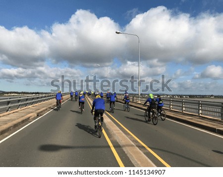 Cycling Across Thai-Lao Friendship Bridge 