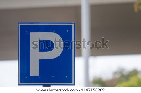 Parking sign on the roadside