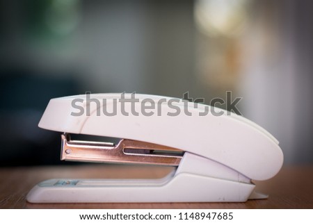 White stapler bookeh
