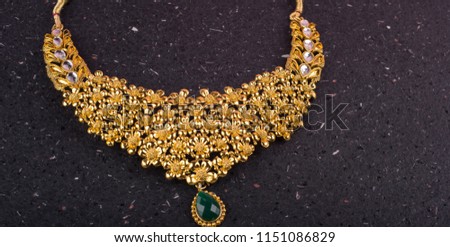 Indian Traditional Gold Jewellery Necklace with Earring. 