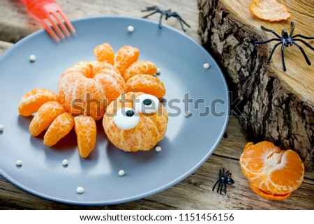 Mandarin spider, fun food art idea for kids, healthy snack for Halloween