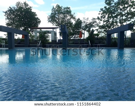 pool view 