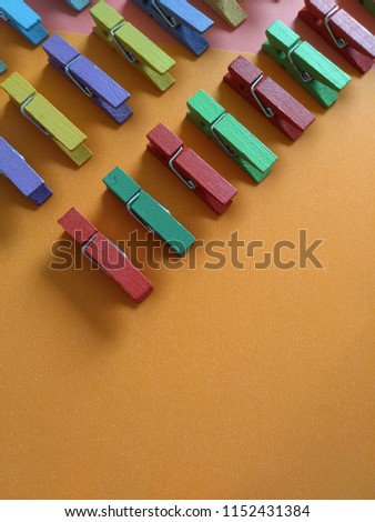 A colorful clips pattern.