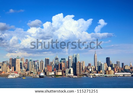 Manhattan skyline with Empire State Building over Hudson River, New York