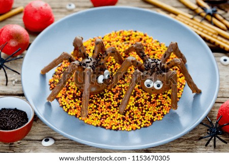 Halloween spider cakes