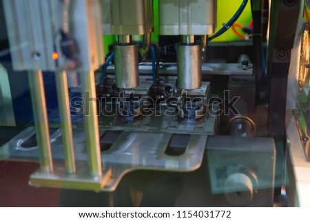 Process of PET plastic bottle on plastic Bottle blowing machine