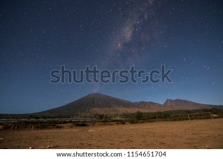 milkyway at night with views of Mount Rinjani