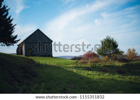 Barn picture late summer near Trois-Riviers