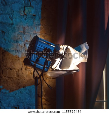 a 14 kilowatt floodlight is installed on the set on the backdrop of the ceramic wall
