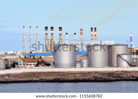 Photo Picture of an Industrial Building in the Port