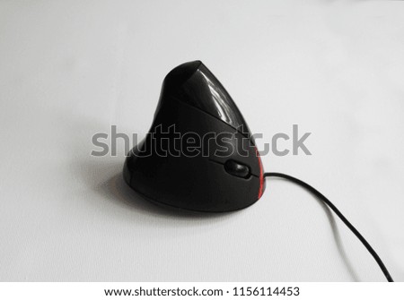 Vertical computer mouse
