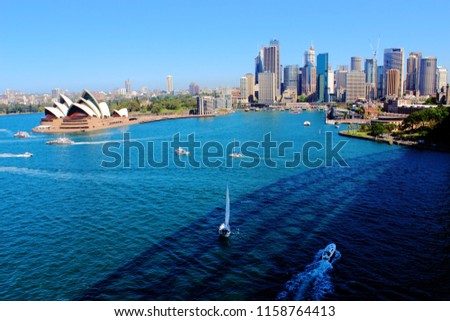 Sydney Harbor - Sydney Opera House - Australia