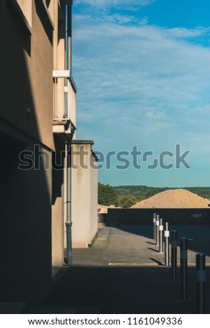 picture of a building