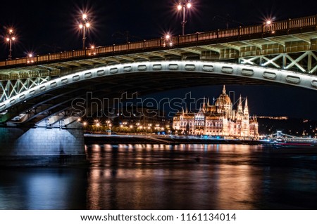Night picture of Hungarian parliament