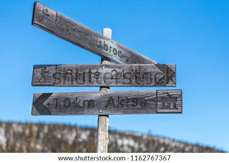 Signs on the Kungsleden Wintertrail