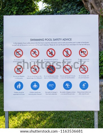 Swimming pool safety advice sign