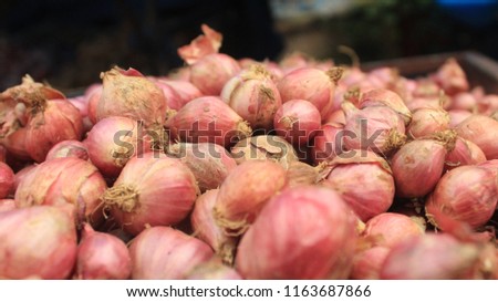 shallots in market