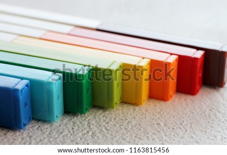 varicoloured iridescent markers