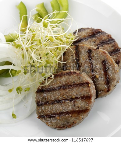 Grilled Beef Burgers With Vegetables