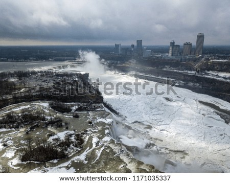 Picture shows a view on the Niagara Falls in the Winter