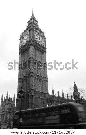 Black and white image of Big Ben.