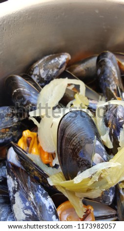delicious mussels marinara