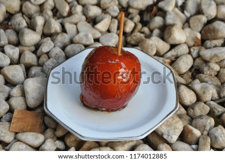 the caramelized apple