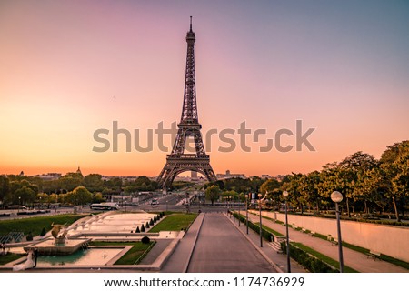 Paris eifel tower Sunrise