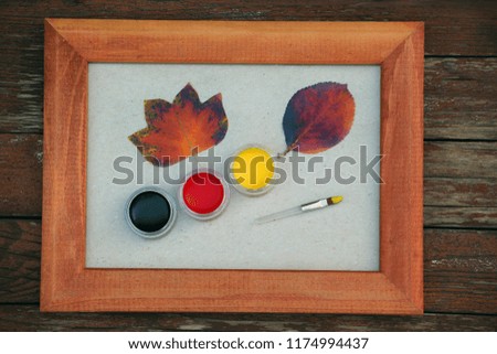 Leafs brush paints photo frame 