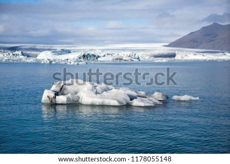 Ice lagoon in Iceland. (Jokulsarlon)