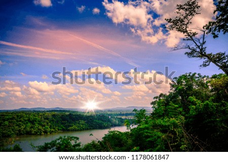Pictures of mountains and rivers on a bright sky day