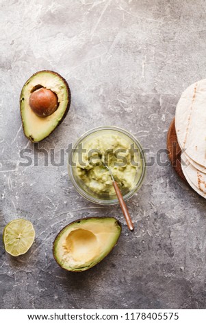Vegan Avocado Dressing guacamole dip taco tortillas