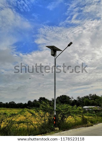 Spotlights on rural roads with power
Solar cell 
