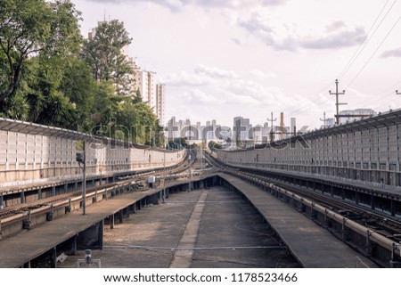 São Paulo subway rails. This image shows the rotine of the brazilians that lives in São Paulo