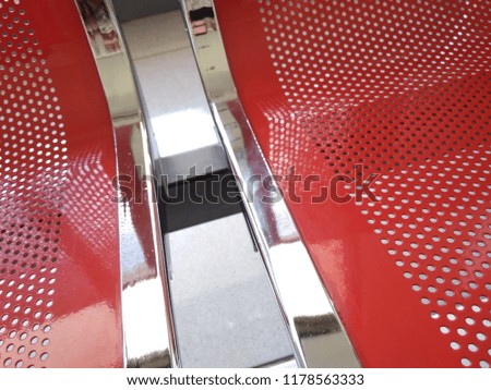 
red and metallic composition, which is composed of good results produces an interesting alloy
