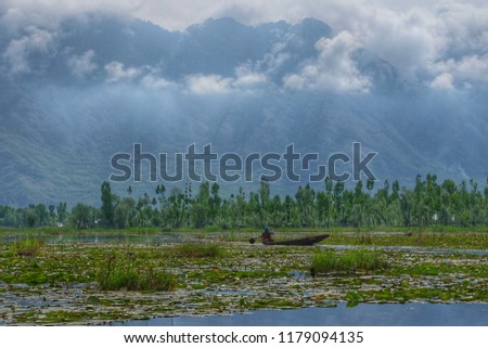 Pictures of mountains and clouds at Srinagar, India