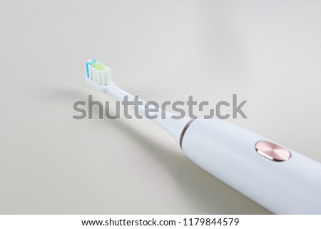 Electronic ultrasound toothbrush