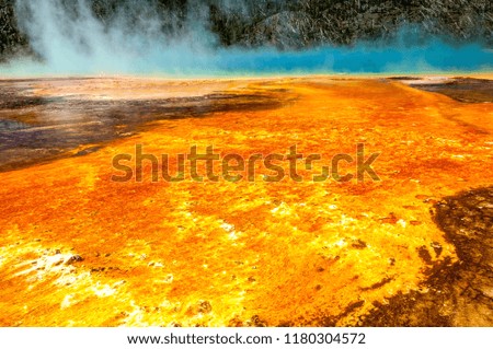 Grand Prismatic Spring in Yellowstone National Park, Wyoming-USA 