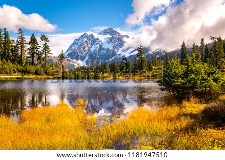 Mt Shuksan in Autumn, Washington-USA