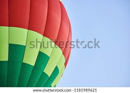 The dome of the balloon, the background texture