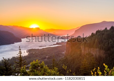 Sunrise at Columbia River Gorge, Oregon-USA Royalty-Free Stock Photo #1182030811
